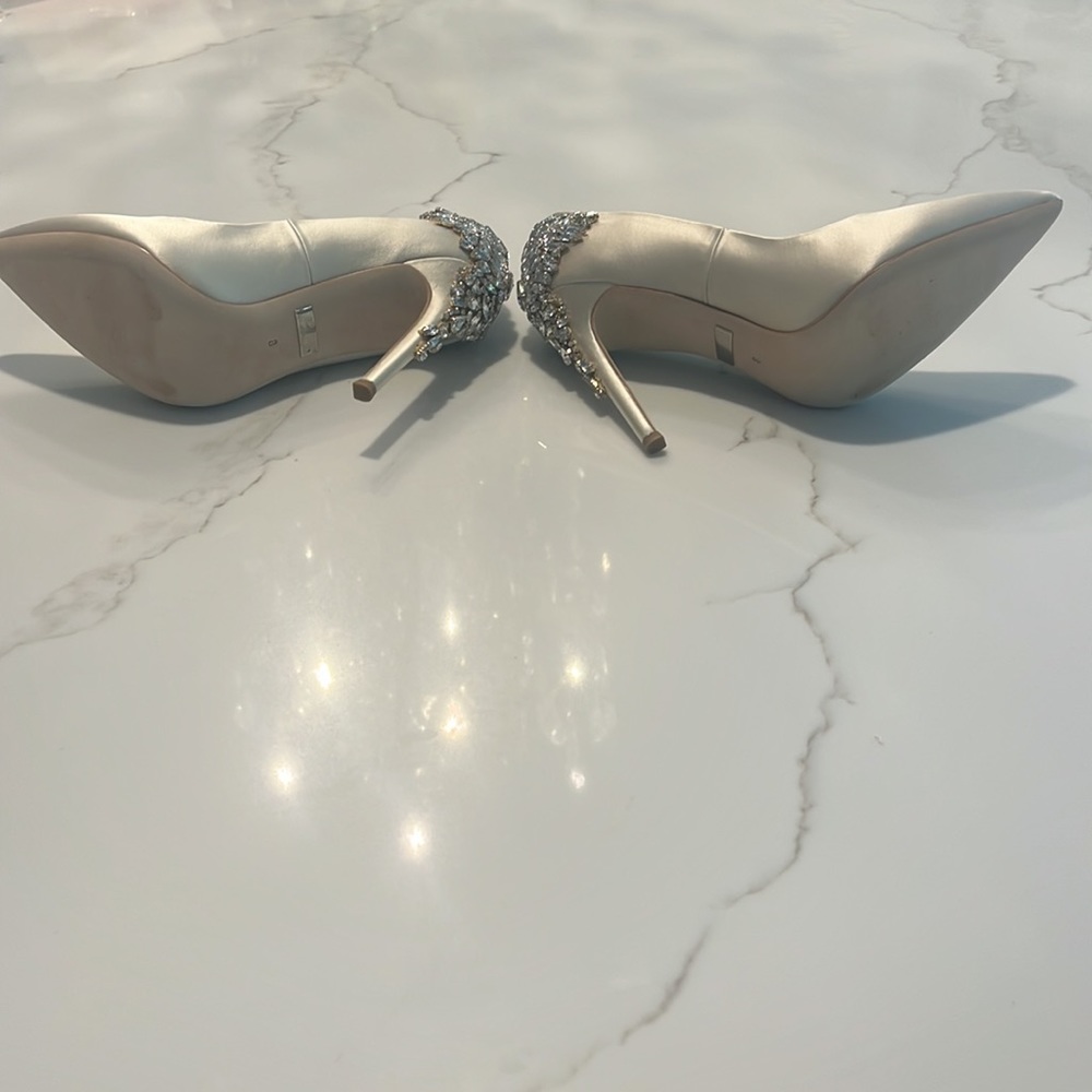 Badgley Mischka Cream Heels with Silver Embellishments - Picture 9 of 10